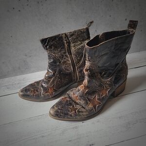 Sheridan Mia Distressed Brown Star Ankle Boots